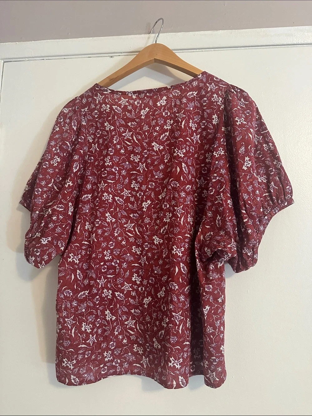 Madewell Rust Red Floral V-Neck Puff Sleeve Top